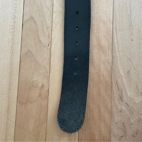 Kudos Black Leather Belt with Minimalist Round Buckle - Made in Canada - 70/28 - Picture 9 of 13